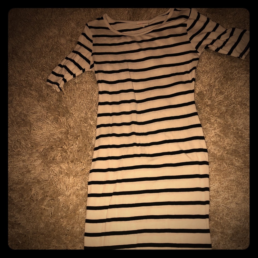 NWOT beautiful black and white Lularoe Julia 🖤